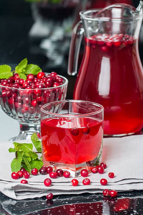 تصویر 2 از آب زرشک گازدار بیرجند خوش طعم و با کیفیت